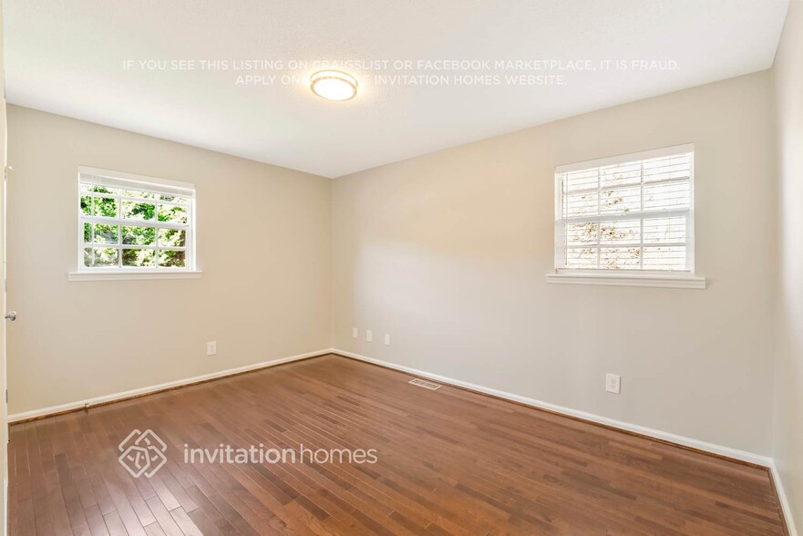 Building Photo - 112 Rockledge Dr