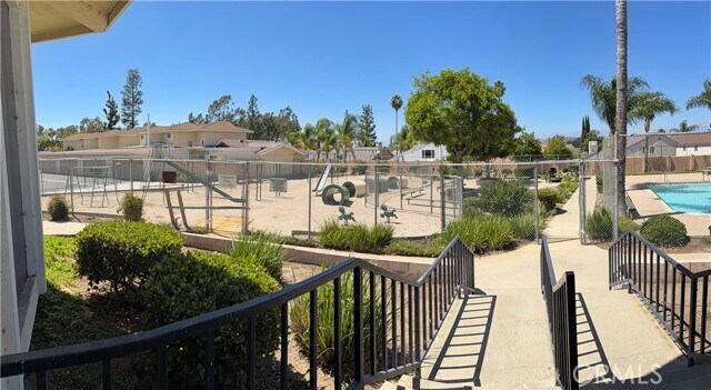 Building Photo - 1620 Greenport Ave