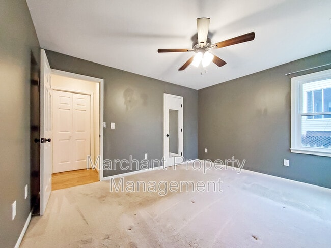 Building Photo - 117 Charmar Way