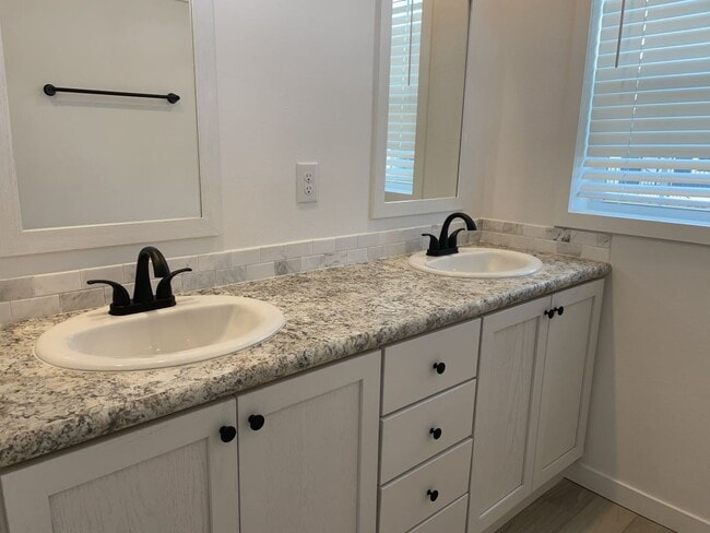 Building Photo - 5708 Blue Harbor Dr