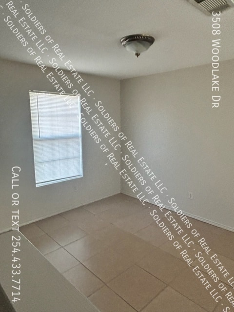 Building Photo - 3508 Woodlake Dr