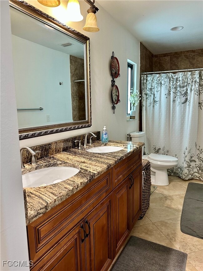 Building Photo - 3766 SE 6th Ave