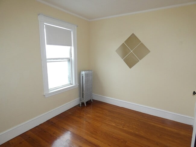 Building Photo - 58 Monument St