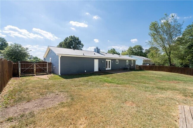 Building Photo - 4892 Raven Way NE