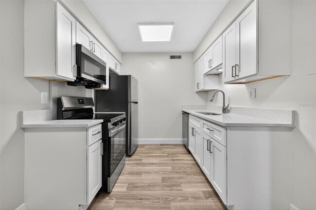 Building Photo - 612 Bass Ct