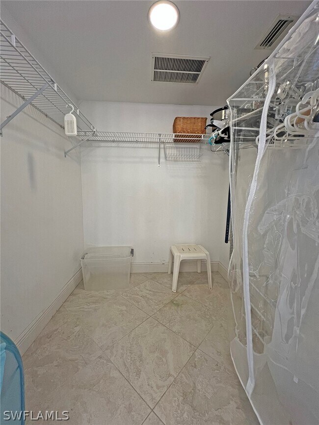 Building Photo - 15191 Cedarwood Ln