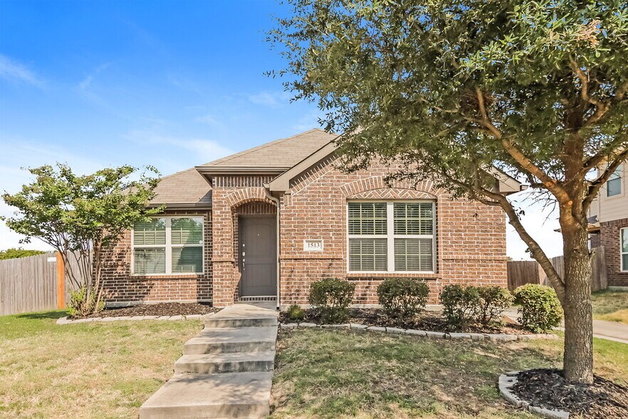 Primary Photo - 1513 Applegate Way