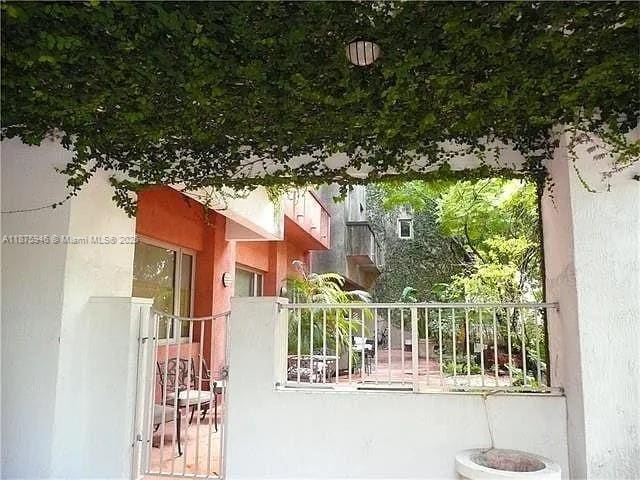 Building Photo - 2630 SW 28th St