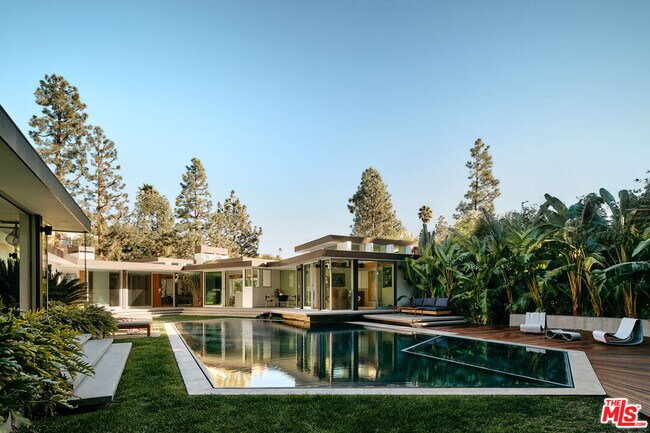 Building Photo - 1061 Loma Vista Dr