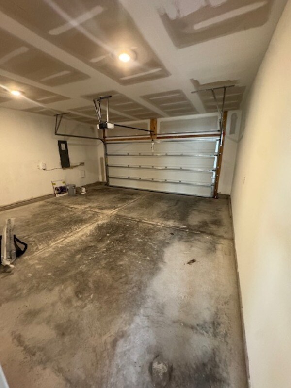 Building Photo - 204 Wild Strawberry Ln