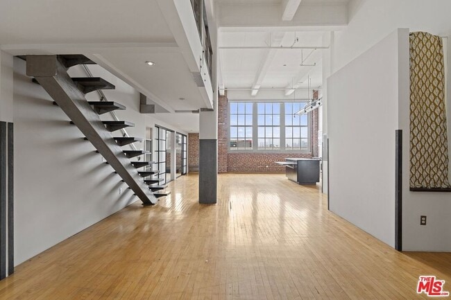 Building Photo - 1850 Industrial St