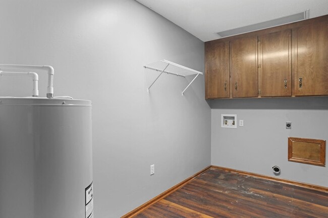 Building Photo - 3bd 2ba Home for Rent on Empire Rd