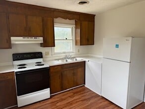 Building Photo - 612 Lexington Turnpike