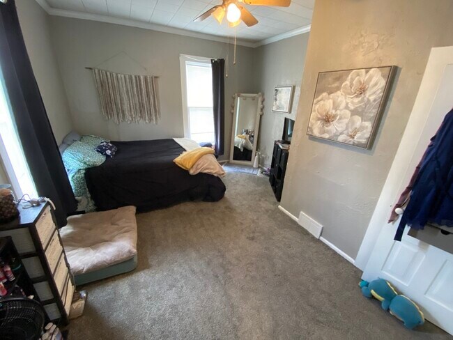 Building Photo - 901 1st St N