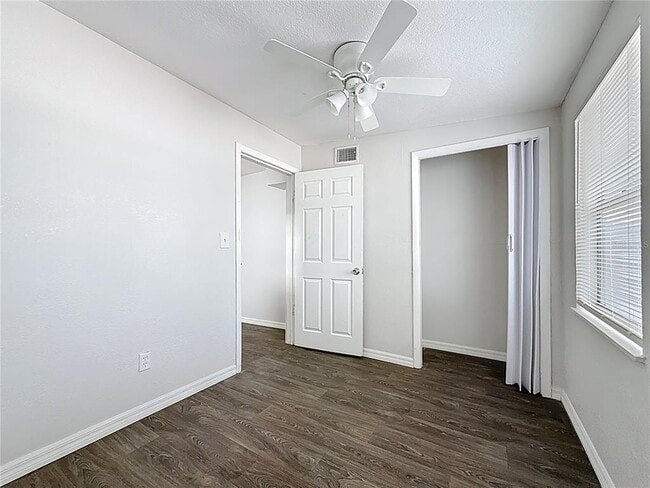 Building Photo - 618 17th Ave S