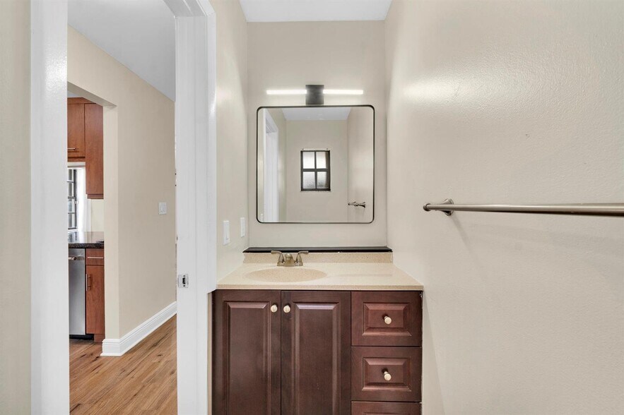 Building Photo - 2615 SW 81st Terrace