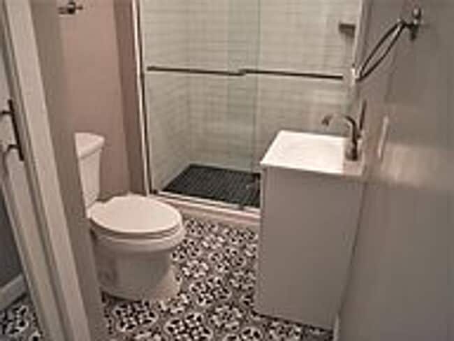 Building Photo - August Move In! Updated 1 bed/1 bath in Br...