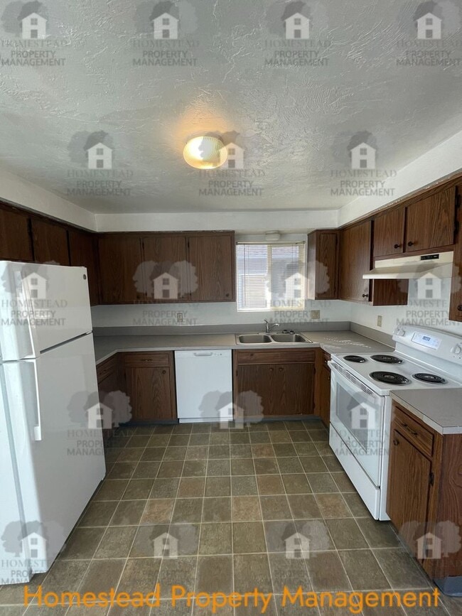 Building Photo - 2691-2693 18th Ave SE