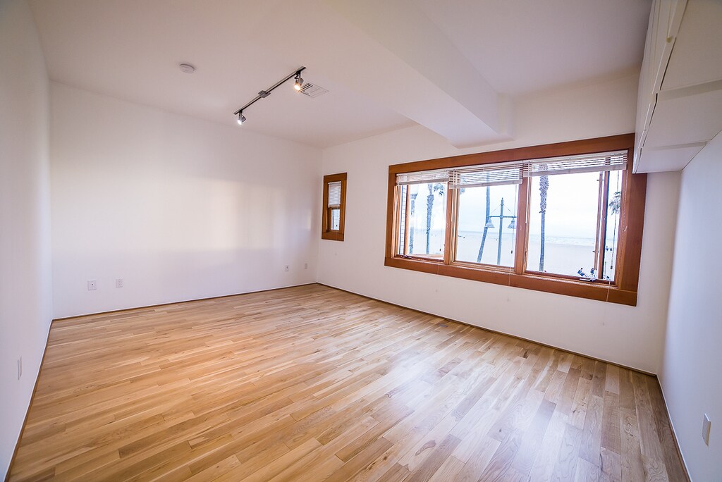 Building Photo - 8 Brooks Ave