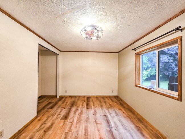 Building Photo - Tranquil Country Living Meets Modern Comfort