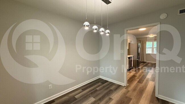 Building Photo - 306 Wildbriar Dr
