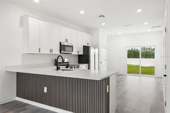 Building Photo - 835 Colville Dr