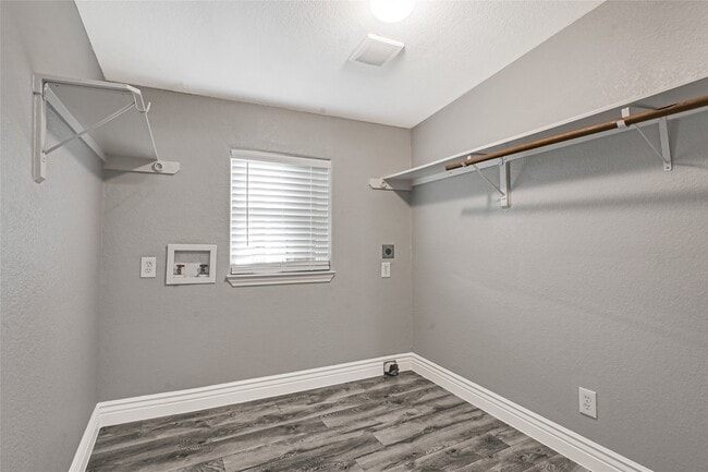 Building Photo - 8005 Wiggins St