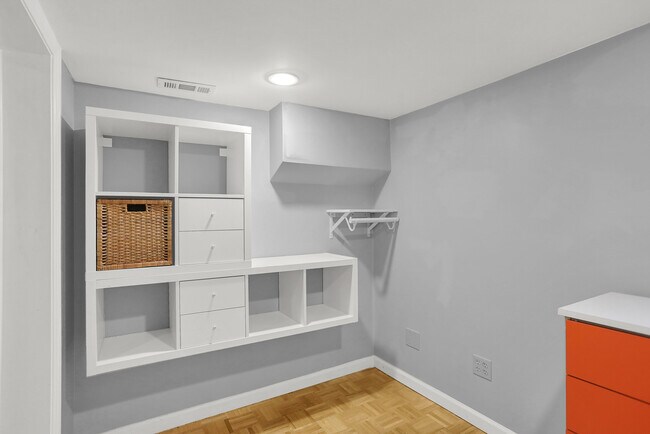 Building Photo - 233 W Westfield Blvd