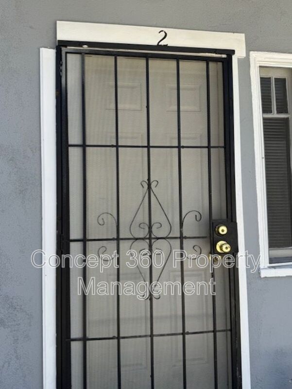 Building Photo - 758 Cerritos Ave