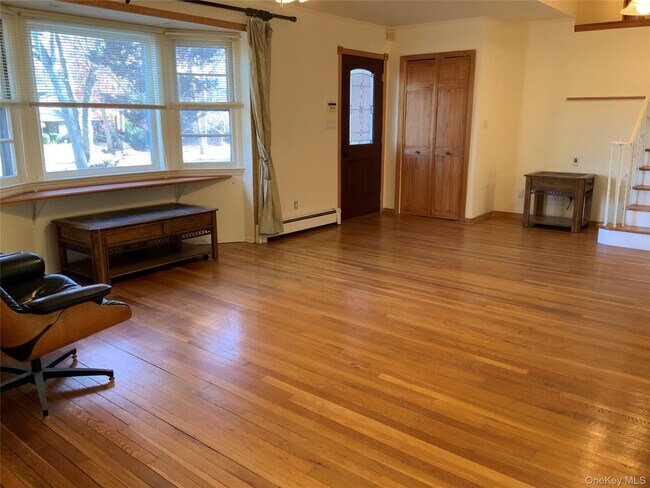 Building Photo - 20 Gildare Dr