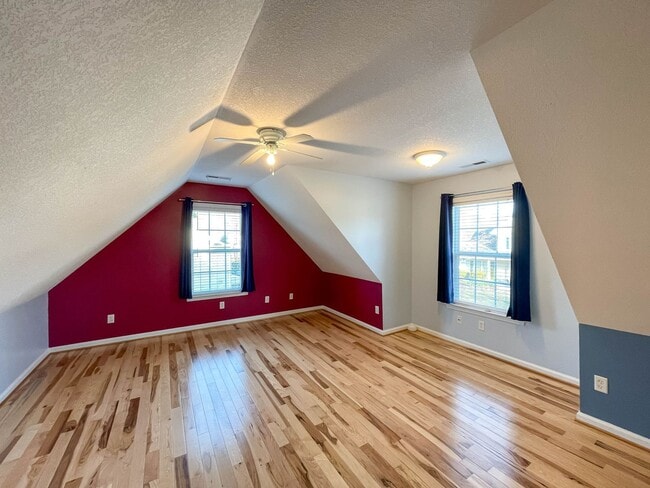 Building Photo - Beautiful Four Bedroom in East Asheville