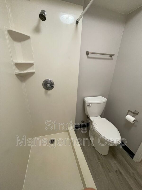 Building Photo - 1301 Lusitana St