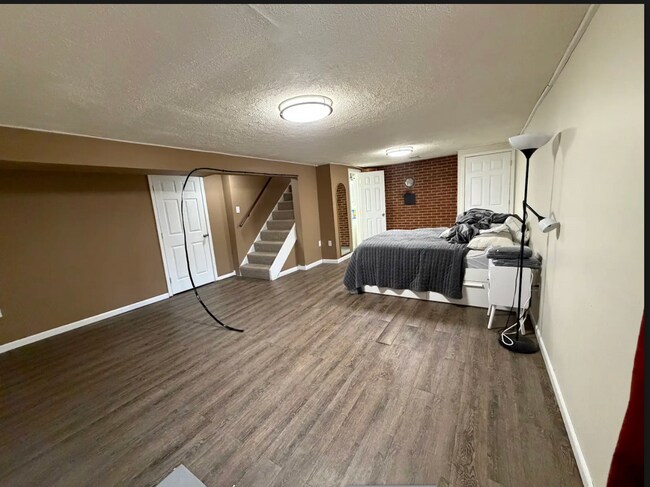 Building Photo - Dormont One-Level Ranch-2 bedrooms/2 bathrooms
