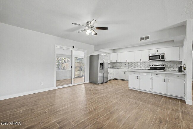 Building Photo - 6536 W Turney Ave