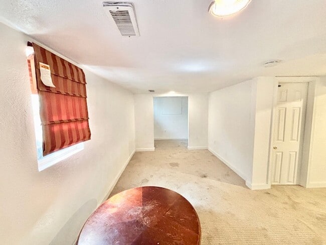 Building Photo - FREE RENT UNTIL OCTOBER 15TH