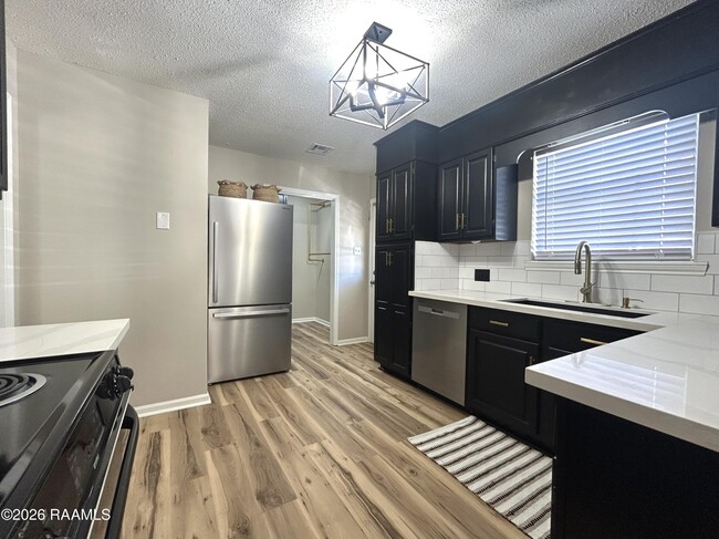 Building Photo - 109 Cheshire Cir