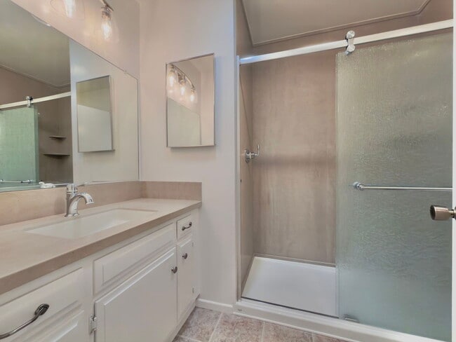 Building Photo - 2603 Phelan Ln