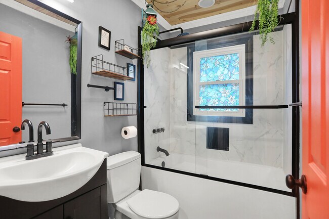 Building Photo - 233 W Westfield Blvd