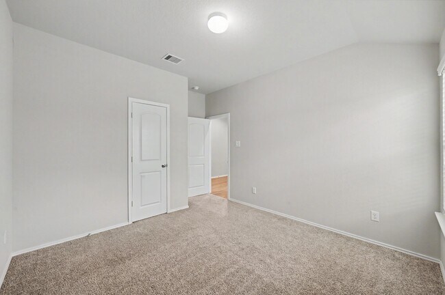 Building Photo - 18287 Woodpecker Trl