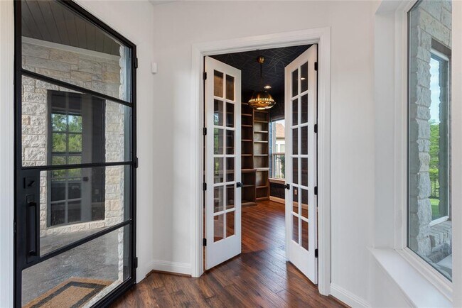 Building Photo - 716 Crestone Stream Dr