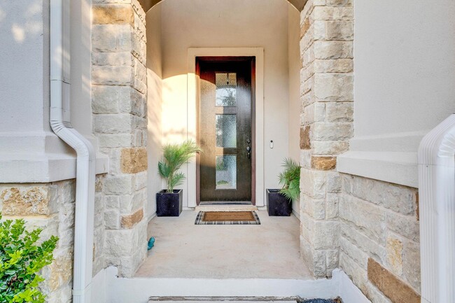 Building Photo - Beautiful Home in Lake Travis