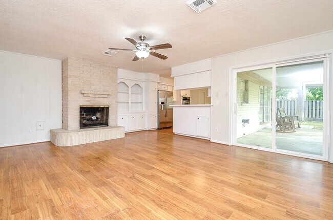 Building Photo - 7719 Lacy Hill Dr