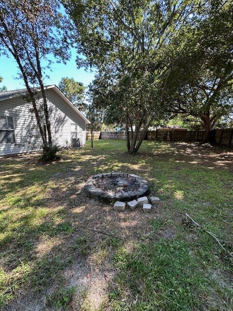 Building Photo - 2625 Weeping Willow Ln