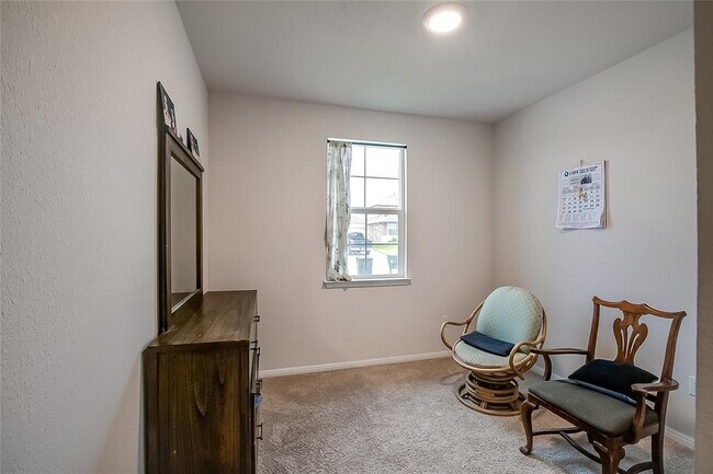 Building Photo - 908 Vogel Dr