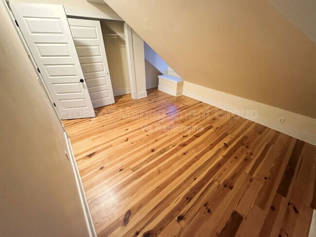 Building Photo - 47 Ashley Ave