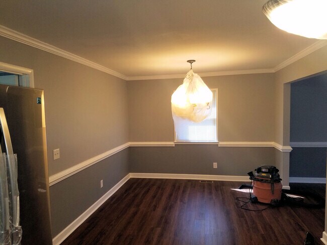 Building Photo - Great updated ranch in convenient location