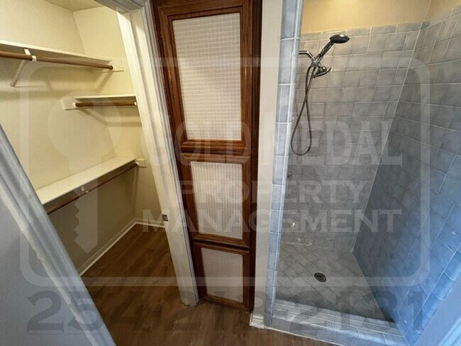 Building Photo - 1805 Diana Ln