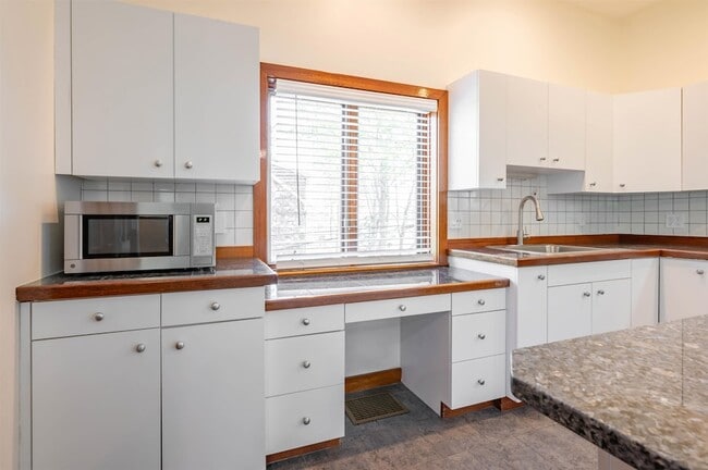 Building Photo - 51 Depot Rd