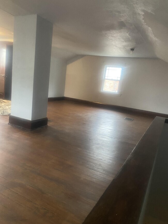 Building Photo - 36 W Avondale Ave