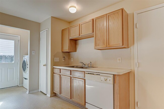 Building Photo - 13111 Windy Heath Ln